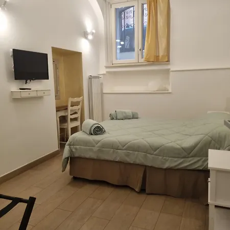 La Casetta Di Ely לינה וארוחת בוקר